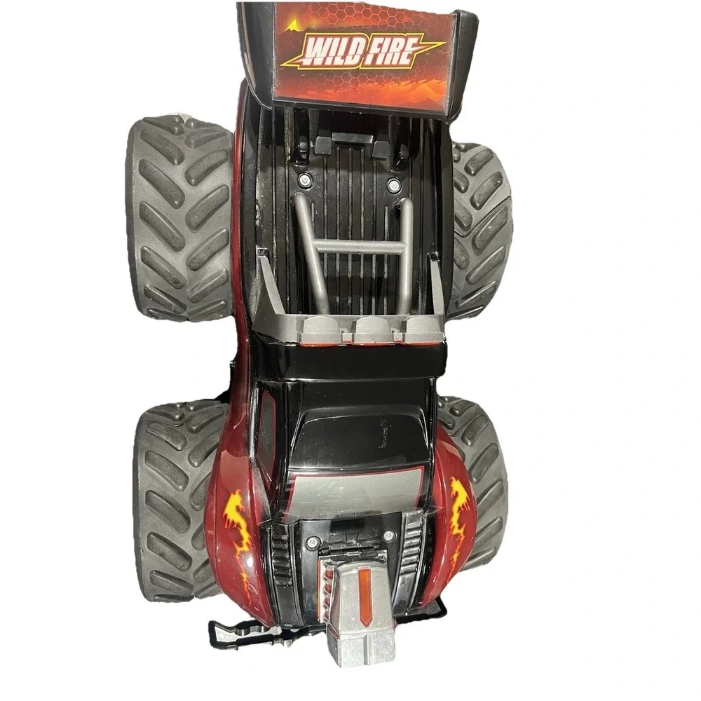 15 / Wild Fire Remote Control Monster Truck Black/Red Used